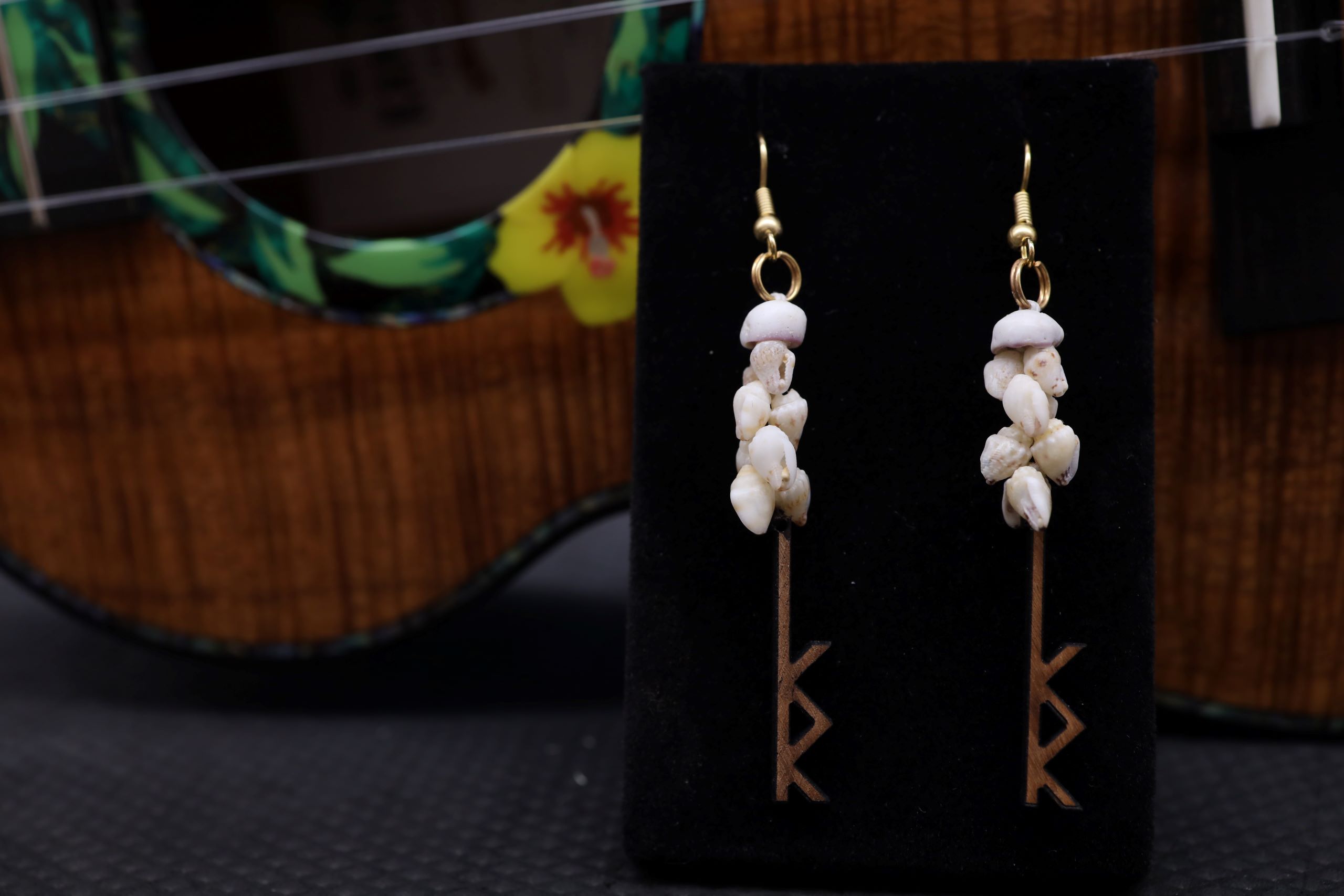 Niihau shell/Kamaka earrings